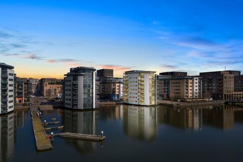 Flat 403, The Mast, 2 Albert Basin Way, London, E16 2QZ