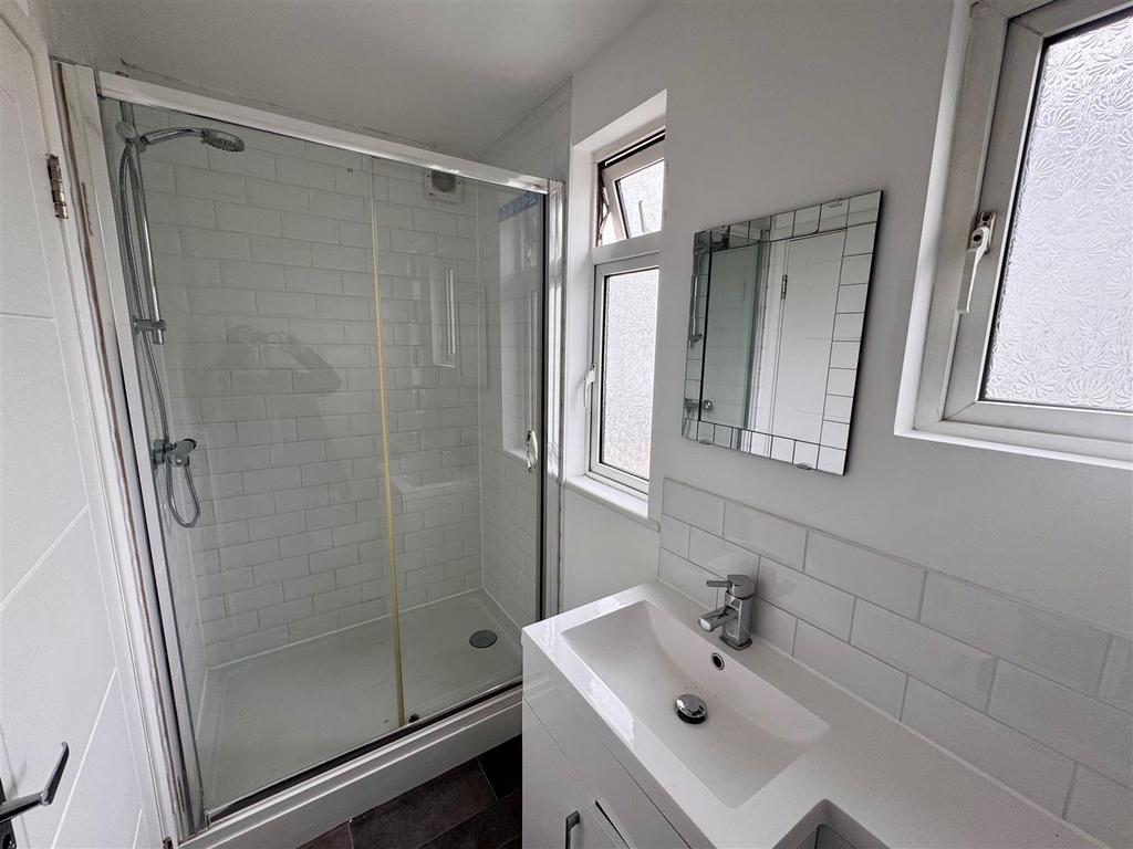 Shower Room.jpg