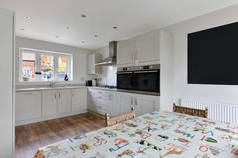 undefined, Field View Lane, Gloucester GL3
