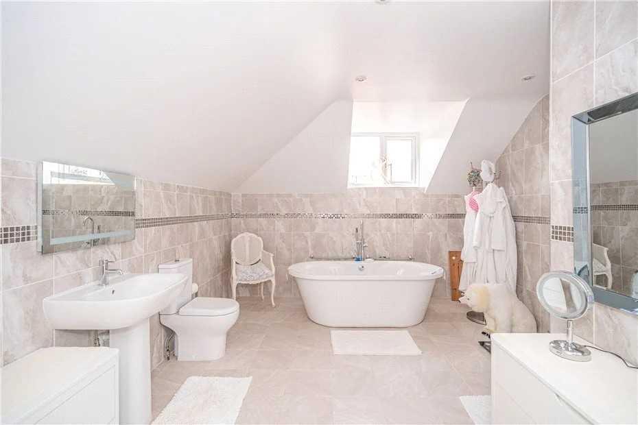 Ensuite