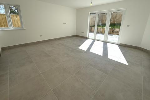 3 bedroom detached house for sale, Chickerell Road, Weymouth