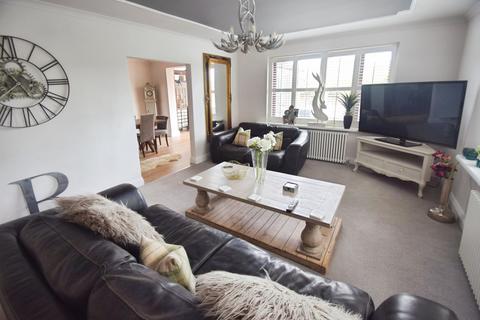 5 bedroom detached house for sale, Kirklands Gardens, Bradford BD17