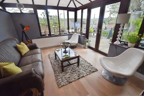 5 bedroom detached house for sale, Kirklands Gardens, Bradford BD17