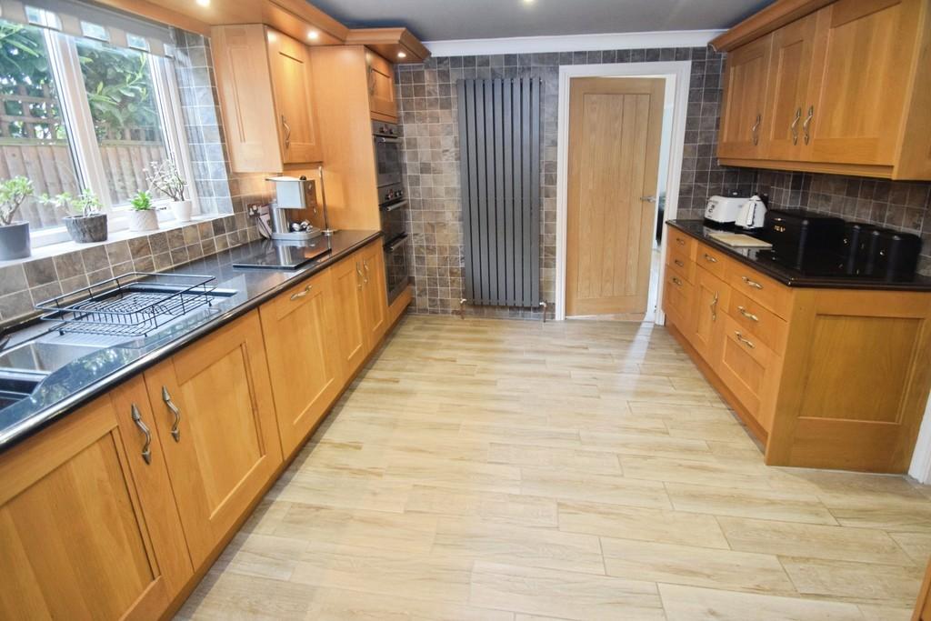 83b2d160-Kitchen 201