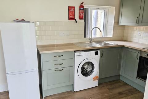 Studio to rent, Morris Crescent, Cowley