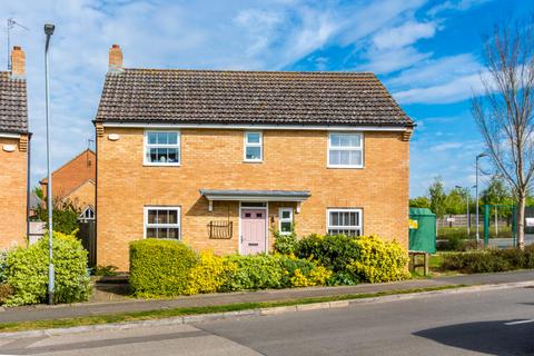 4 bedroom detached house for sale, Goulsbra Road, Rushden NN10