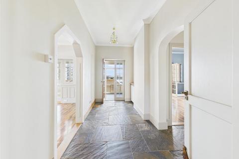 5 bedroom detached house for sale, Multi generation home with pool and sea views