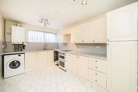 16 Allingham Close, London, W7 1NA