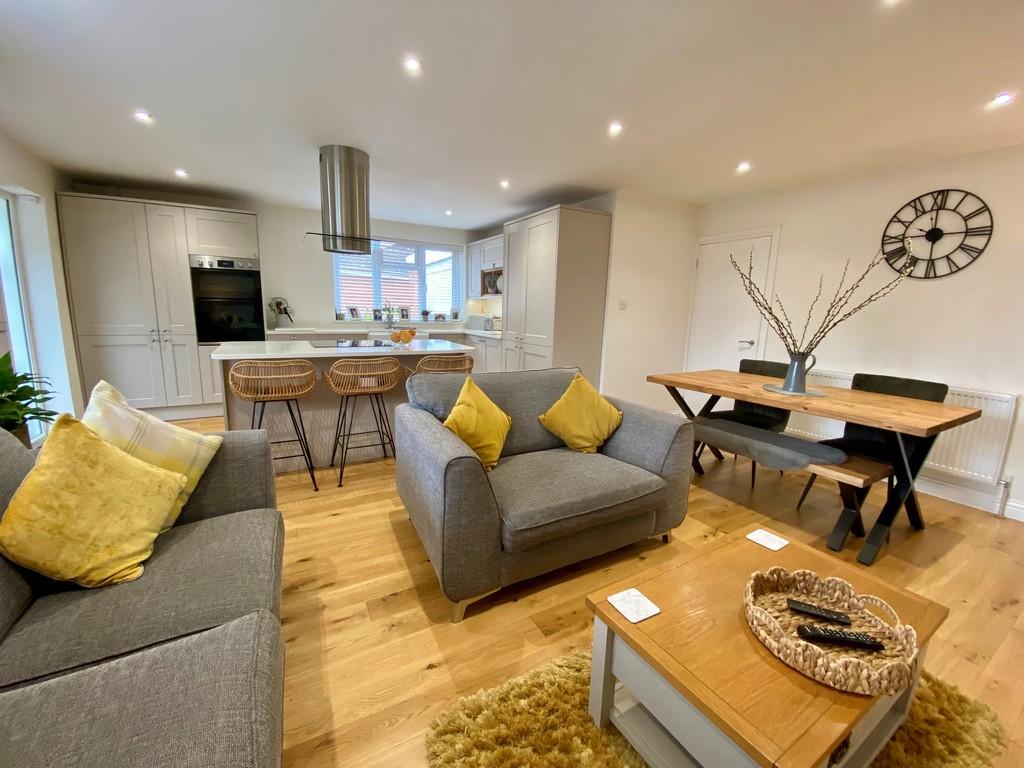 Living room 6