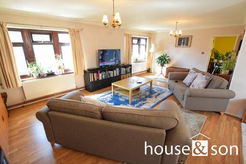 3 bedroom apartment for sale, West Cliff Mews, St. Michaels Road, West Cliff, Bournemouth, BH2