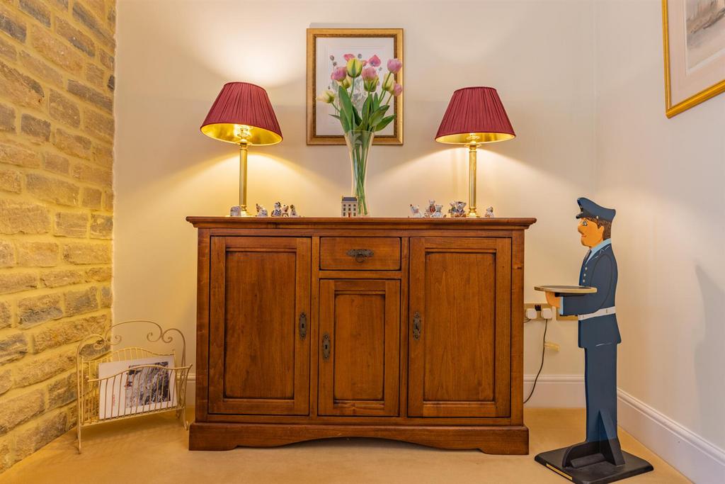 8643048-interior12.jpg