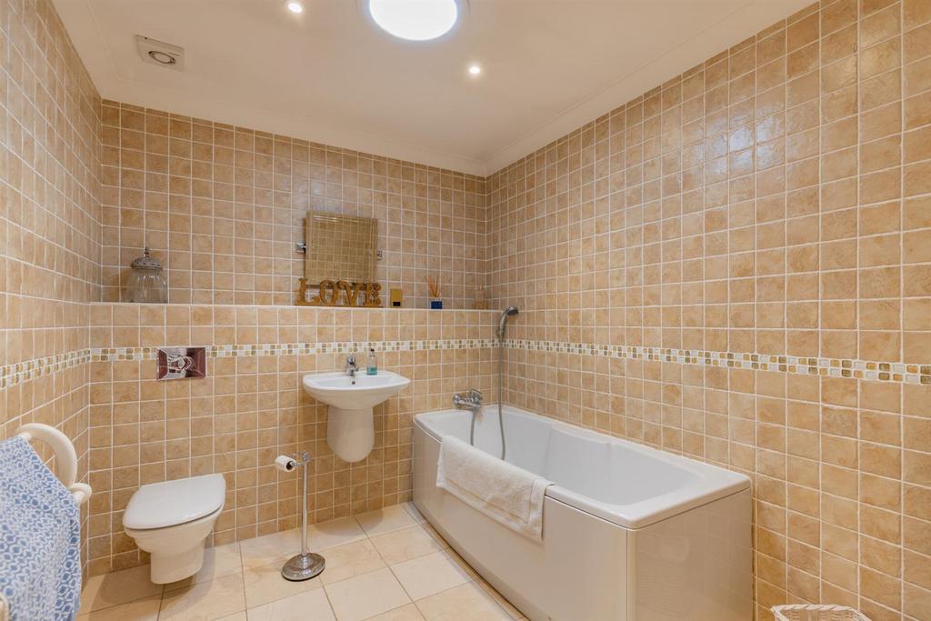 8643048-interior18.jpg