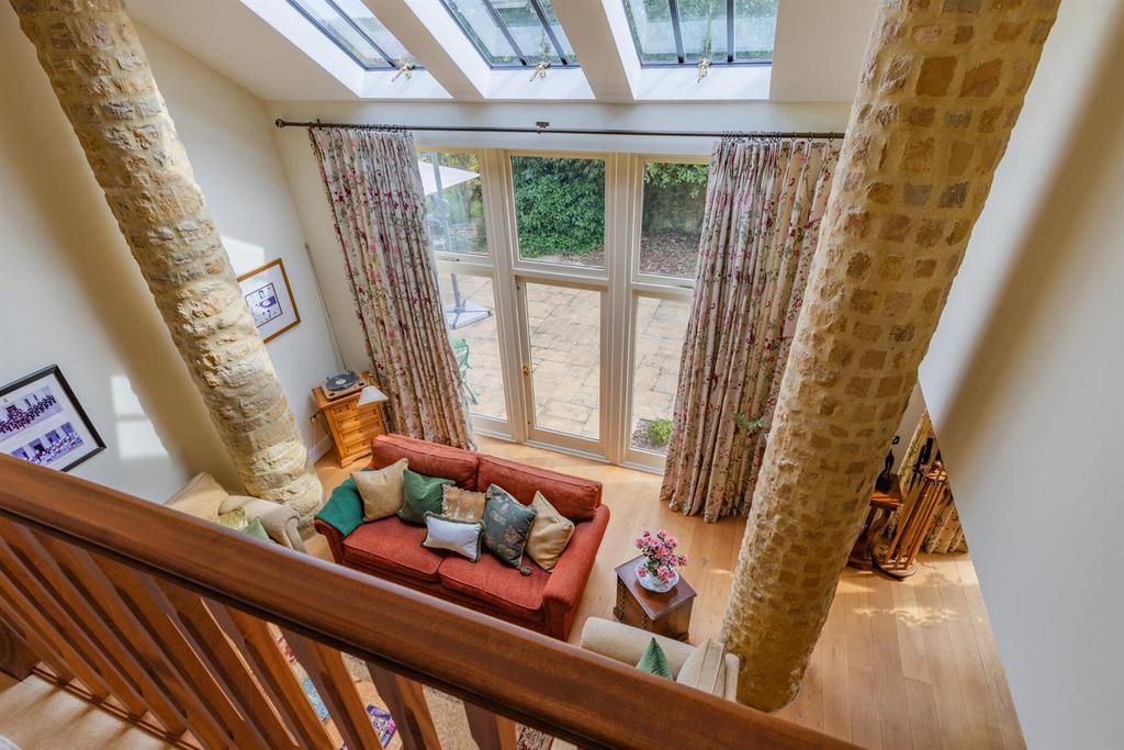 8643048-interior23.jpg