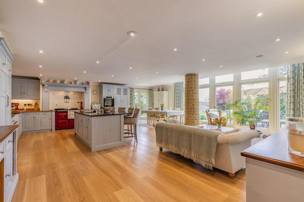 8643048-interior01 - Copy.jpg