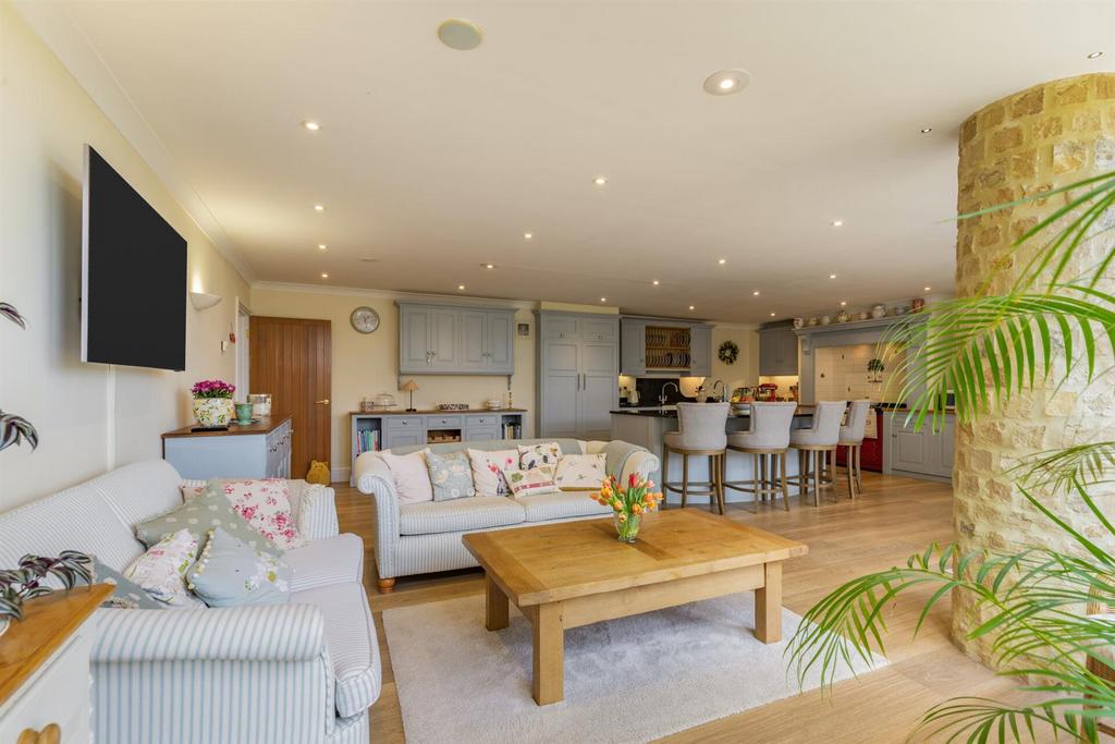 8643048-interior04 - Copy.jpg