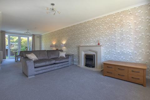 3 bedroom semi-detached house to rent, Woodend Crescent, Aberdeen