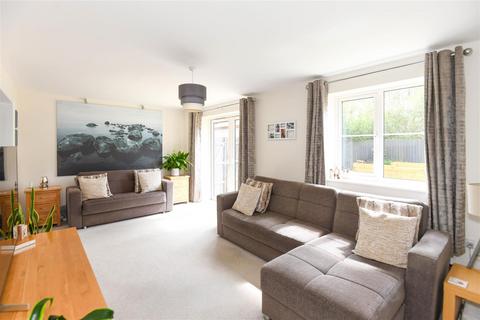 30 Hutton Close, Hilperton, Trowbridge, BA14 7WW