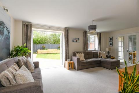 30 Hutton Close, Hilperton, Trowbridge, BA14 7WW