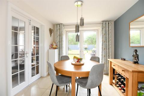 30 Hutton Close, Hilperton, Trowbridge, BA14 7WW