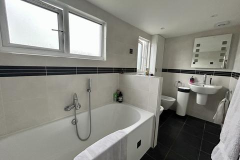 22 Chartwell Close, Waltham Abbey, EN9 3EP