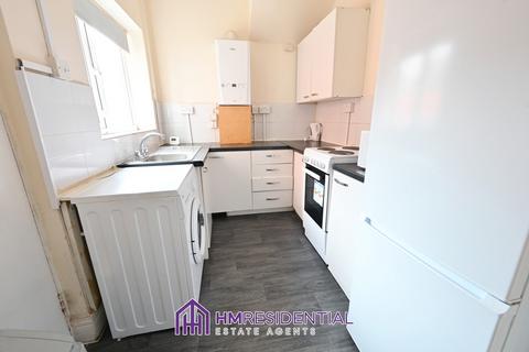 2 bedroom ground floor flat to rent, Condercum Road, Benwell NE4