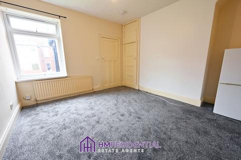 3 bedroom flat to rent, Bilbrough Gardens, Benwell NE4