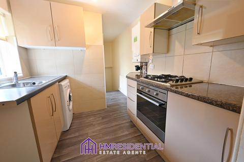 3 bedroom flat to rent, Bilbrough Gardens, Benwell NE4