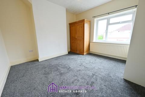 3 bedroom flat to rent, Bilbrough Gardens, Benwell NE4