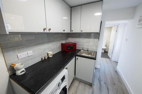 Studio to rent, James Street, Sheerness ME14