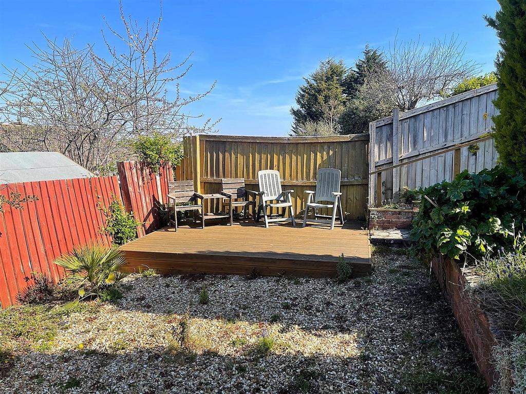 Lower Garden &amp; Decking
