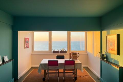 1 bedroom flat for sale, Marine Court, St Leonards On Sea, East Sussex, TN38