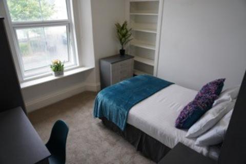 5 bedroom apartment to rent, 3B North Friary House