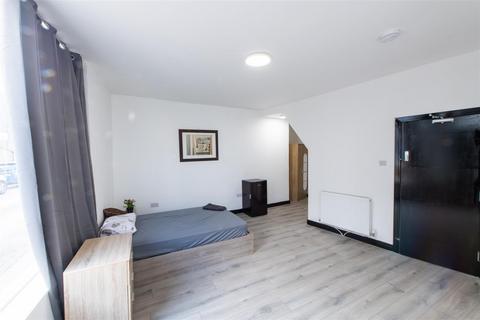 Studio to rent, Kingsley Road, Maidstone ME15