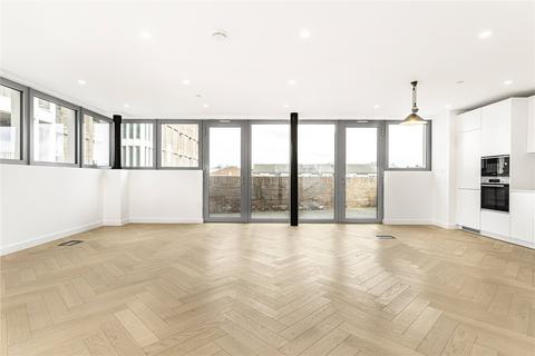 3 bedroom duplex to rent, Mapple Path, London, E5