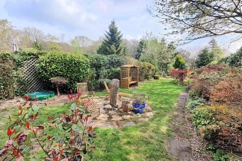 3 bedroom semi-detached house for sale, Broomfield Road, Fixby HD2