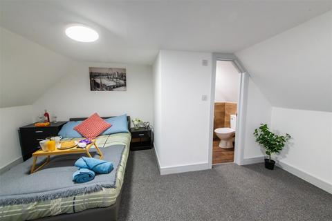 Studio to rent, Union Street, Maidstone ME15
