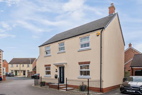 6 Bampton Castle Way, Quedgeley, Gloucester, GL2 2FJ
