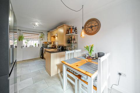 6 Bampton Castle Way, Quedgeley, Gloucester, GL2 2FJ