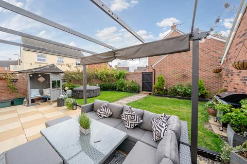 6 Bampton Castle Way, Quedgeley, Gloucester, GL2 2FJ