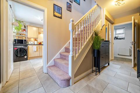 6 Bampton Castle Way, Quedgeley, Gloucester, GL2 2FJ