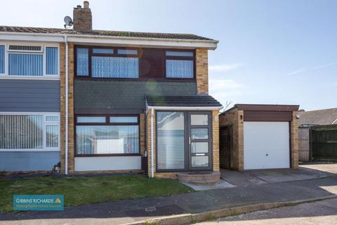 3 bedroom end of terrace house for sale, Cedar Close, Bridgwater