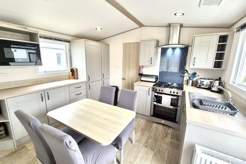 2 bedroom lodge for sale, NEWQUAY TR8