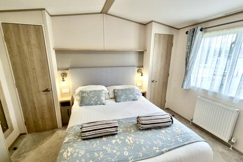 2 bedroom lodge for sale, NEWQUAY TR8