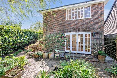 66 Bracken Path, Epsom, KT18 7SZ