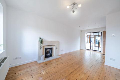 19 Parry Close, Harden, Bingley, BD16 1TR