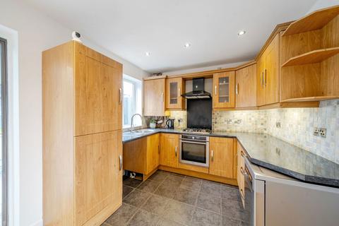 19 Parry Close, Harden, Bingley, BD16 1TR