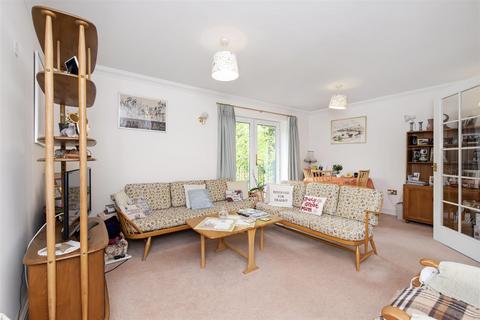 1 bedroom flat for sale, Bryant Court, Acton W3