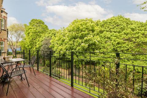 1 bedroom flat for sale, Bryant Court, Acton W3