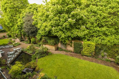 1 bedroom flat for sale, Bryant Court, Acton W3