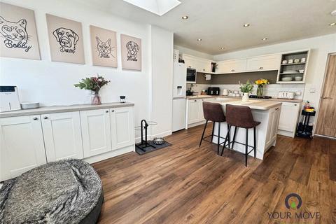 24 Dandy Row, Darwen, BB3 3BL